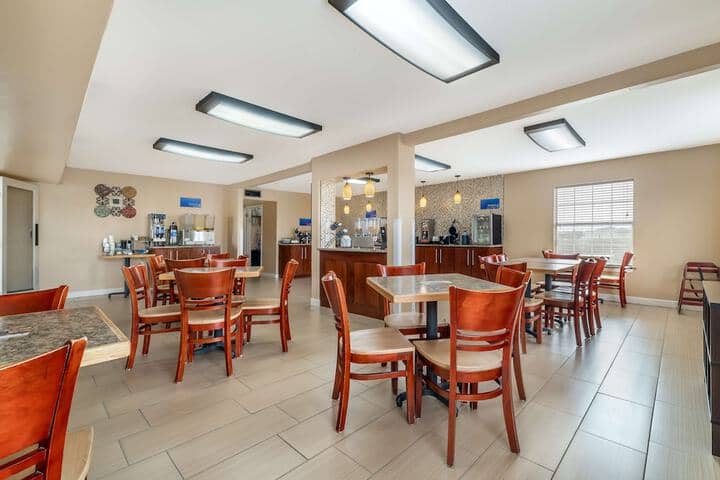 Breakfast area