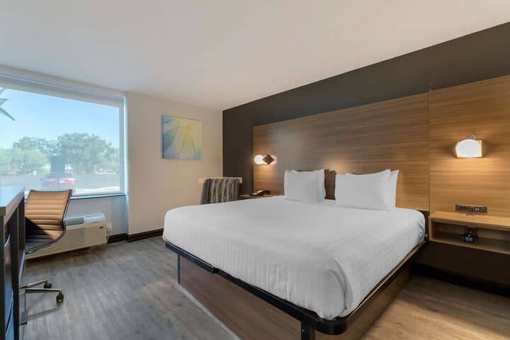Room 17 of 41